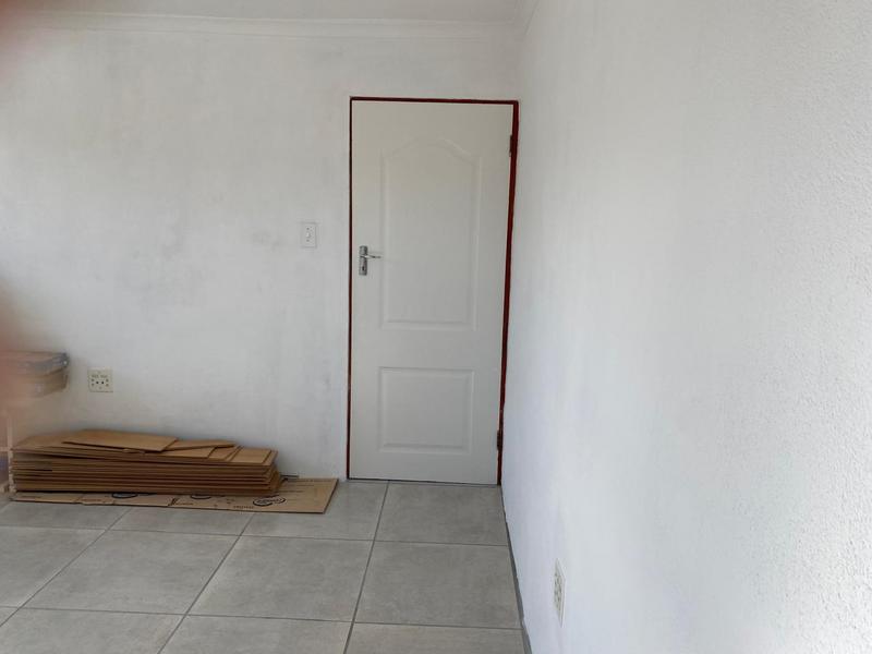 To Let 2 Bedroom Property for Rent in Steenberg Western Cape